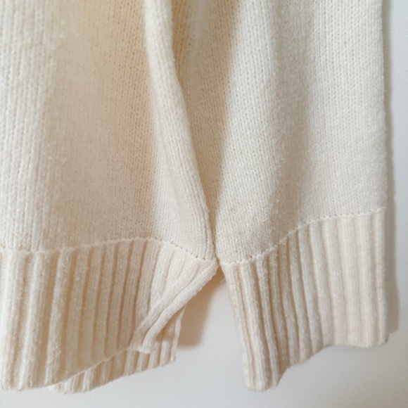 Abercrombie Cream Tuckable Turtleneck Sweater - Picture 5 of 5